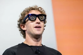 Công ty mẹ của Facebook bất ngờ ra mắt kính thực tế tăng cường Meta Orion, vượt mặt cả Apple Vision