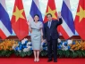 Phát sốt vì phong cách thời trang của Thủ tướng Thái Lan Paetongtarn Shinawatra: Sự kết hợp tinh tế giữa hiện đại và truyền thống