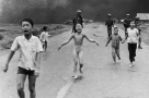 Tại sao đình chỉ quyền tác giả bức ảnh nổi tiếng nhất thế kỷ XX Em bé Napalm với Nick Út?