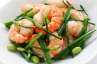 Mẹo xào tôm mềm ngọt, không tanh – mẹ chồng ăn xong cứ khen mãi