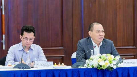 Ông Phạm Nhật Vượng muốn hợp tác với 50 hãng taxi chuyển đổi xe điện