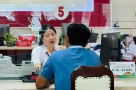 Sáng qua cụ ông 71 tuổi hớt hải rút 7 tỷ tiết kiệm gửi cho... lừa đảo