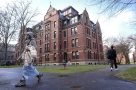 Tòa án chặn lệnh cấm đối với Đại học Harvard