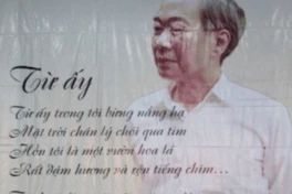 Trong lịch sử Việt Nam, chỉ có 1 nhà thơ sau đây từng giữ chức Phó Thủ tướng