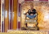 Sốc! Ngai vàng triều Nguyễn bị xâm hại