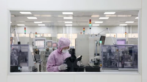 1 hàng xóm Đông Nam Á của Việt Nam đẩy mạnh tự động hóa trong ngành chip bán dẫn