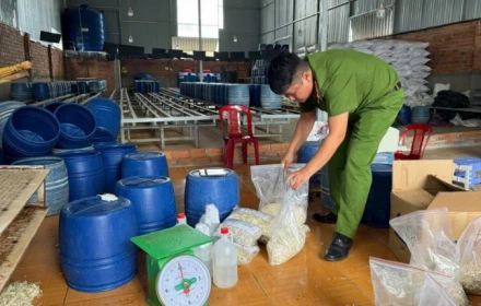 Nguyên nhân nhiều người mắc ung thư bắt nguồn từ đây: Thực phẩm độc hại ngang nhiên bày bán khắp nơi