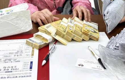 Cụ ông ngoài 90 tuổi không được học hành nhiều đã làm một điều khiến mọi người kính nể