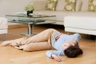 Cô gái đột quỵ sau khi bạn trai hôn vào cổ