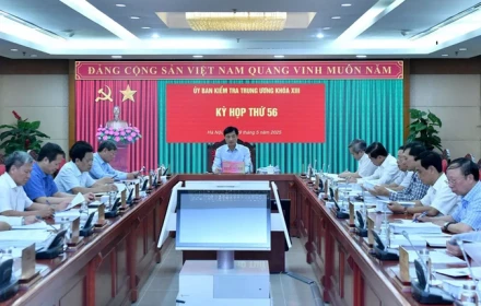 Cảnh cáo Thứ trưởng Bộ Giáo dục Nguyễn Thị Kim Chi
