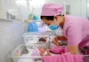 Mức tiền thưởng cho phụ nữ sinh đủ 2 con trước 35 tuổi: Có được trợ cấp 3 triệu đồng/tháng thật không?
