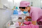 Mức tiền thưởng cho phụ nữ sinh đủ 2 con trước 35 tuổi: Có được trợ cấp 3 triệu đồng/tháng thật không?