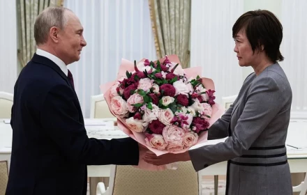 Phu nhân cố Thủ tướng Nhật Abe không kìm được nước mắt khi gặp Tổng thống Putin tại Kremlin