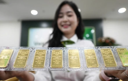 Vì sao vàng miếng SJC lao dốc mạnh khiến nhà đầu tư “tạm lỗ” hơn 5 triệu đồng/lượng chỉ sau một tuần?