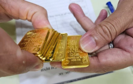 Vì sao giá vàng trong nước ngày 03/06/2025 biến động ngược chiều với thế giới?