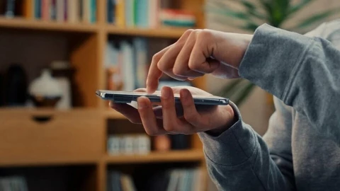 Tính năng khoanh tròn để tìm kiếm Circle to Search đình đám trên S24 Ultra sắp có mặt trên cả… iPhone