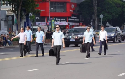 👮Ngầu đét! Nếu không phải xe biển xanh cứ tưởng đóng phim hình sự