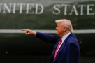 Donald Trump ký sắc lệnh cấm công dân 12 quốc gia nhập cảnh Mỹ