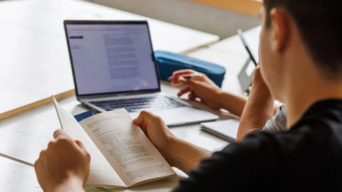 Phụ huynh kiện trường học vì cấm con sử dụng ChatGPT