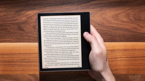 Amazon khai tử huyền thoại máy đọc sách Kindle Oasis