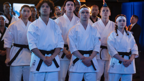Netflix công bố những hình ảnh đầu tiên về "Cobra Kai" mùa cuối