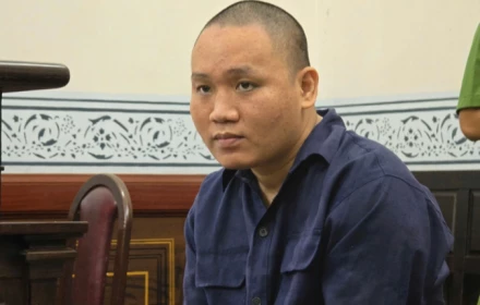 Đưa người nghiện về làm việc, cán bộ công an bất ngờ bị đâm từ phía sau