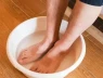Điều gì sẽ xảy ra nếu bạn ngâm chân nước muối hạt hằng ngày?