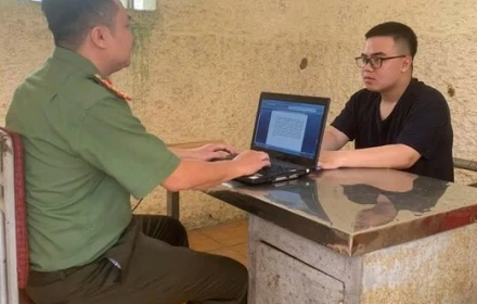 Sinh viên tài năng Trần Quang Huy vừa bị bắt tạm giam khai gì?