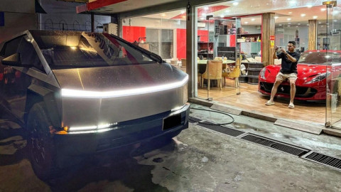 Xe bán tải điện Tesla Cybertruck đầu tiên về Việt Nam có gì khác biệt so với phiên bản nước ngoài?