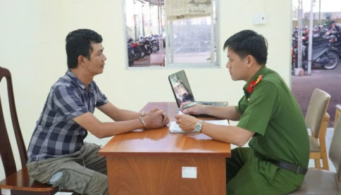 Bắt 2 đối tượng đăng tải thông tin sai sự thật về Trung tướng Lê Hồng Nam, nguyên Giám đốc Công an TPHCM