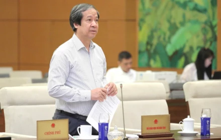 Bộ trưởng Bộ Giáo dục Đào tạo: Giáo viên dạy thêm học sinh của mình là KHÔNG hoàn thành trách nhiệm công vụ