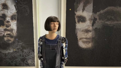 Đây robot AI chuyên vẽ tranh, tác phẩm đầu tiên sắp bán đấu giá có thể lên đến 120.000 USD