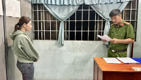 Chỉ vì chuyên con chó đi vệ sinh mà hàng xóm đánh nhau,1 người chết
