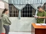 Chỉ vì chuyên con chó đi vệ sinh mà hàng xóm đánh nhau,1 người chết