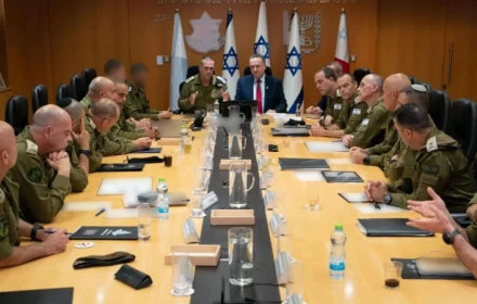 Israel tiến hành tấn công phủ đầu vào Iran, không phận Israel đóng cửa