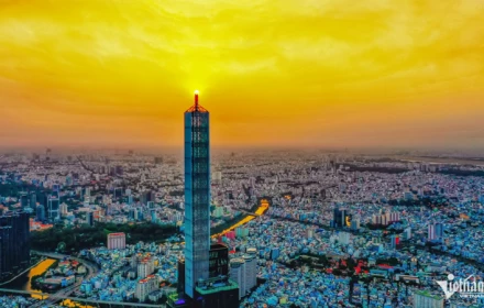 Hơn 3 tháng 'vừa chạy vừa xếp hàng' và cú bấm nút lịch sử của Quốc hội