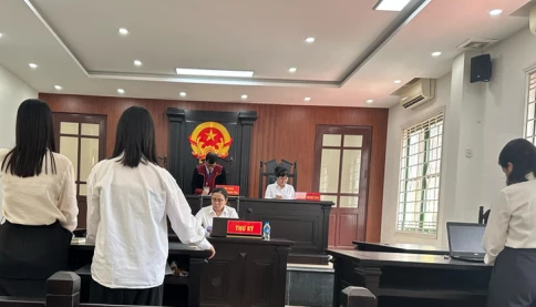 Ký hợp đồng bảo hiểm đến năm 100 tuổi, khách hàng kiện công ty bảo hiểm và cái kết