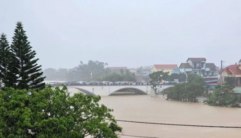 Quảng Bình đang chịu mưa lũ, xót xa quá