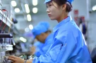 Hình ảnh bên trong hiếm hoi của nhà máy điện tử lớn sản xuất điện thoại của Triều Tiên 🇰🇵