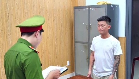 Phá đường dây cá độ 2.000 tỉ đồng: "Ông trùm" xuyên biên giới, nhận tài khoản siêu tổng từ Campuchia