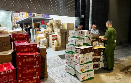 Làng nghề La Phù đóng cửa "né" kiểm tra: Hàng lậu núp bóng tinh vi, buôn bán cầm chừng khi có khách đặt
