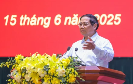 Thủ tướng: Dự kiến công bố mô hình chính quyền hai cấp trên cả nước vào ngày lịch sử 30/6