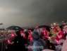 Vì sao mưa giông tầm tã, biển người vẫn đổ về Hưng Yên ?