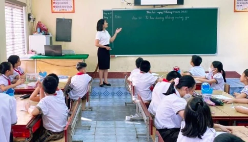 Luật Nhà giáo ưu đãi vượt trội cho giáo viên, lương xếp cao nhất trong thang bậc lương