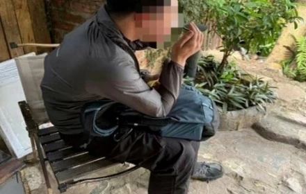 Kịp thời giải cứu nam thanh niên mắc kẹt trên núi Hàm Lợn