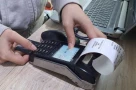Hộ kinh doanh lưu ý: Khách chuyển thừa tiền thì làm sao?