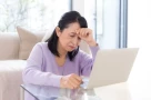 Ngoài 60 tuổi và bị con cái xa lánh. Làm sao vượt qua nỗi đau gia đình rạn nứt?