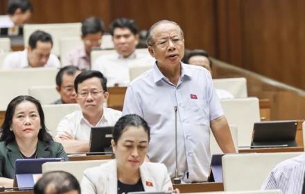 Đã dạy trên lớp thì “không lôi nhau ra trung tâm dạy tiếp”