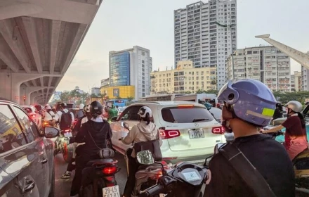 Tự dưng “sáng kiến” làm tắc hết cả đường!😅😅😅
