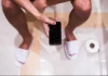 Ruột người đàn ông lòi ra 13cm khi ngồi toilet lướt điện thoại 2 tiếng, nguyên nhân nhiều người mắc